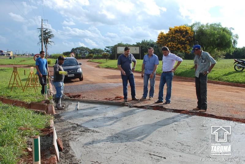 Prefeito visita obras