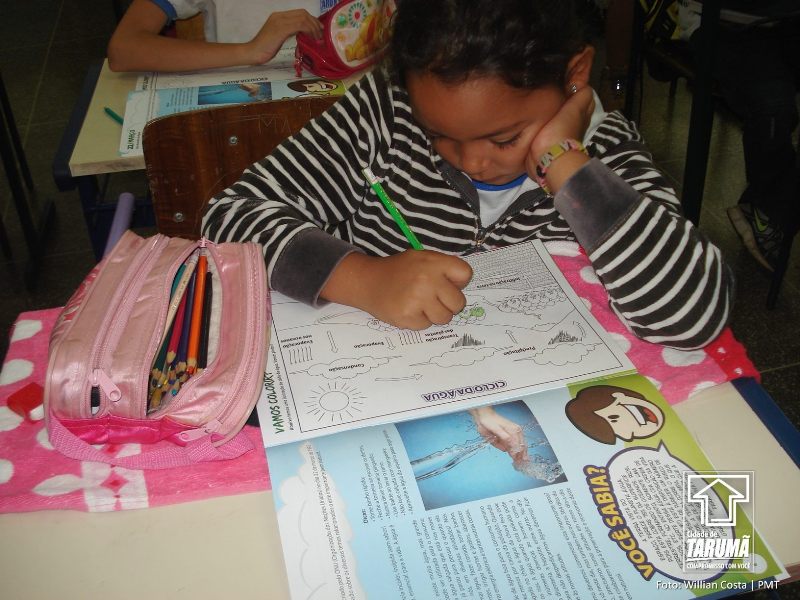 Entrega de Cartilha Ambiental