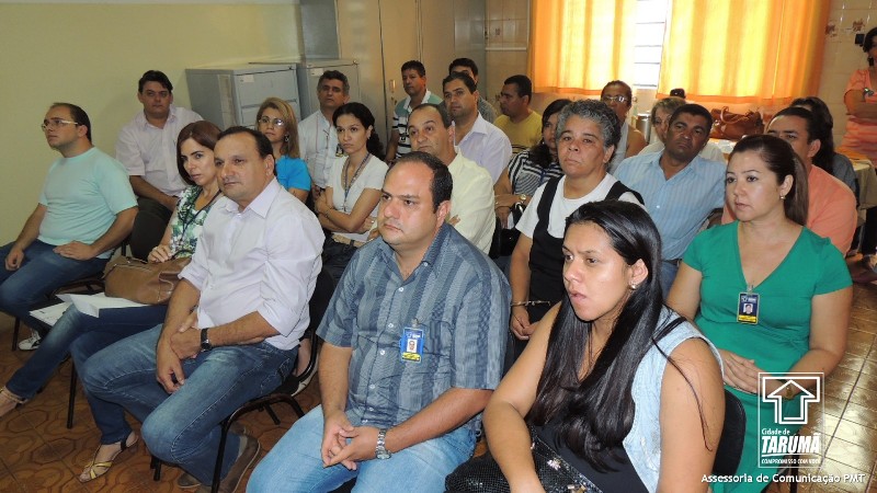 Cerimônia marca parceria para financiamento de projetos para crianças e adolescentes.