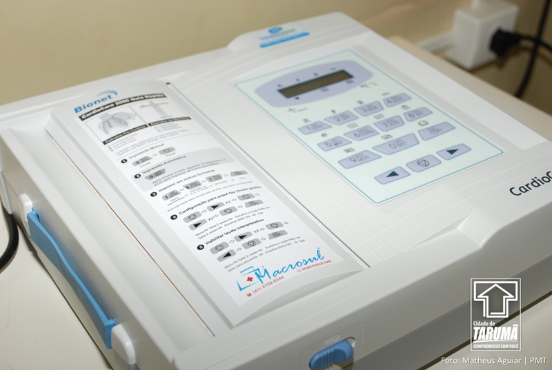 aparelho_eletrocardiograma_l00003