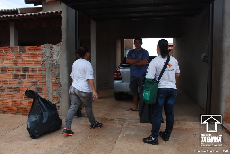 Agentes de Saúde percorrem todas as vilas, de casa em casa para a verificação de quintais e terrenos
