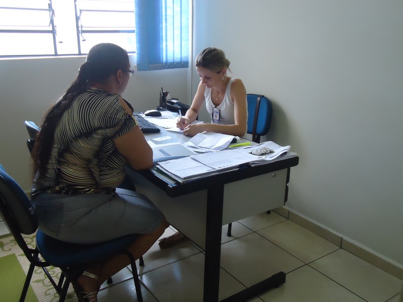 CRAS “Maria da Glória Martins” realiza  recadastramento aos Programas