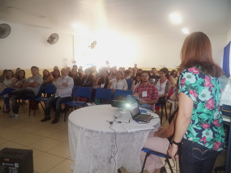 Secretária de Educação de Tarumã capacita municípios sobre Plano de Educação
