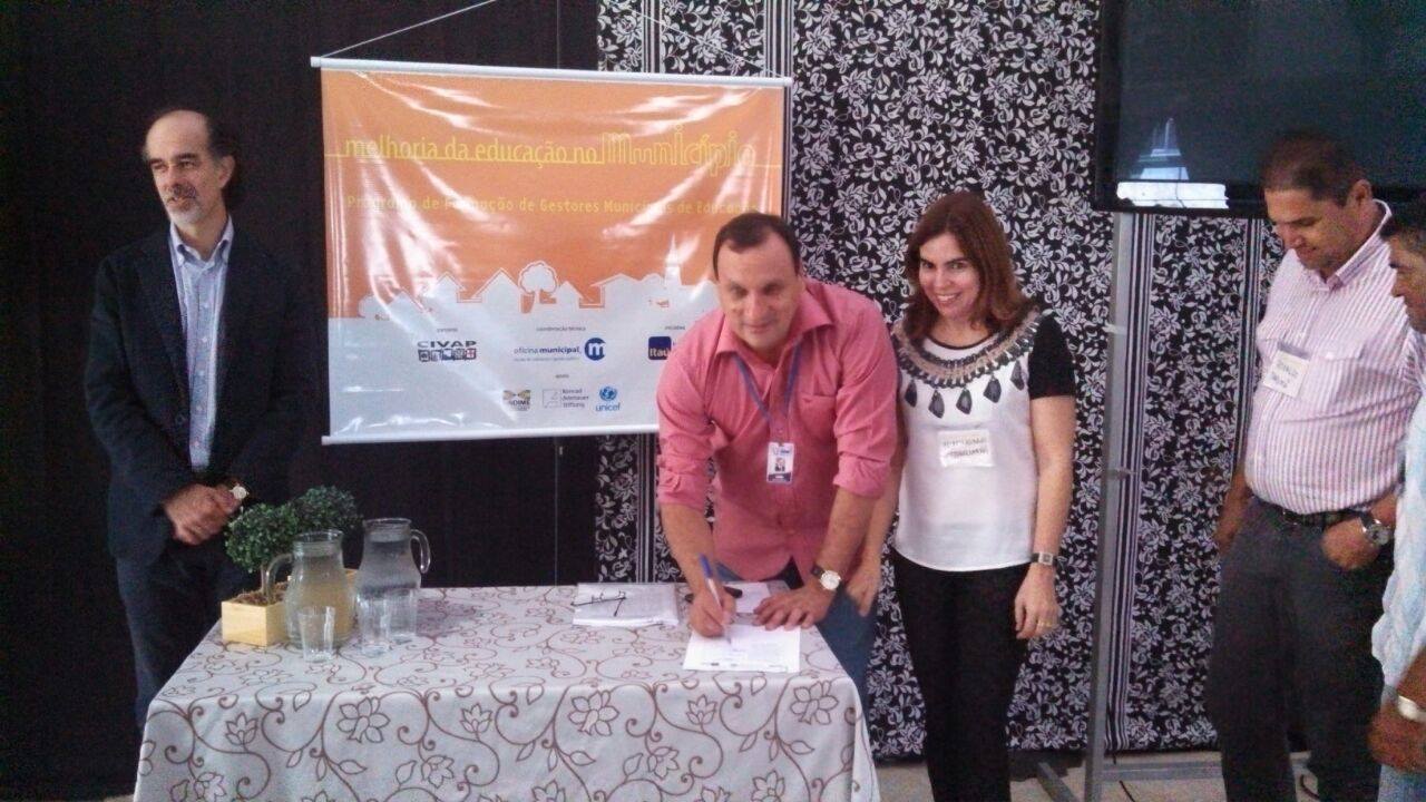 Tarumã assina termo de adesão do Programa “Melhoria da Educação no Município” da Fundação Itaú