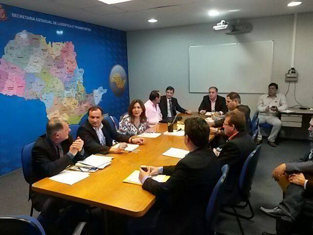 Prefeitos da região reivindicam acostamento na SP333 em reunião na capital
