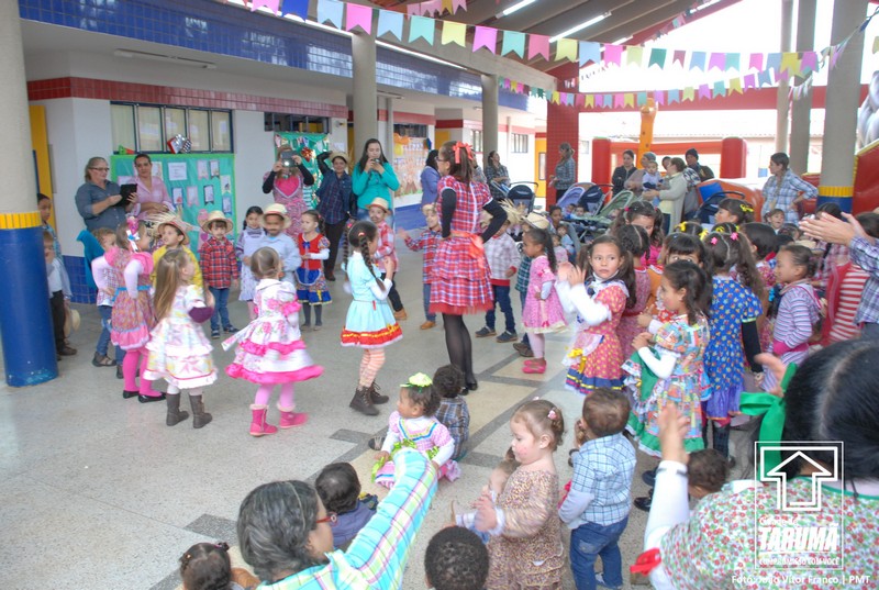 Escola Municipal “Renato de Rezende Barbosa” realiza sua 1ª Festa Julina