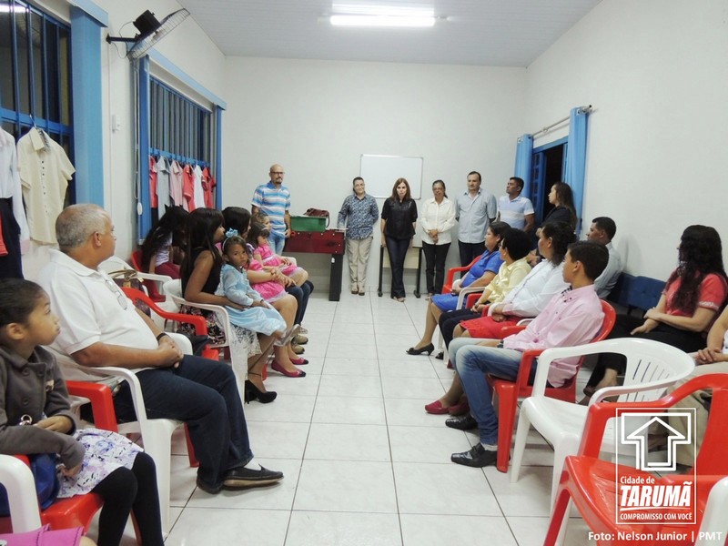 Projeto “Escola de Moda” certifica 17 novas costureiras