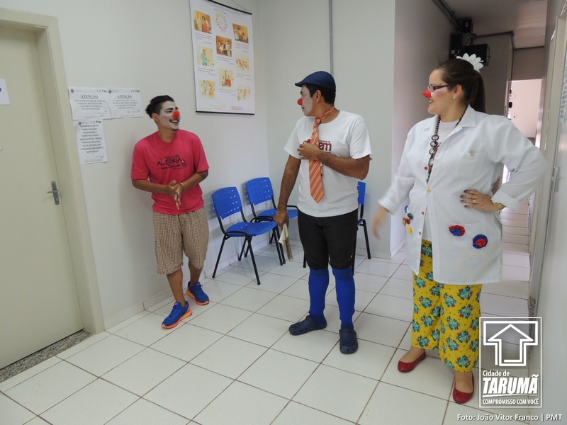 Grupo “Doutores do Bem” realiza visita à equipe da USF Centro