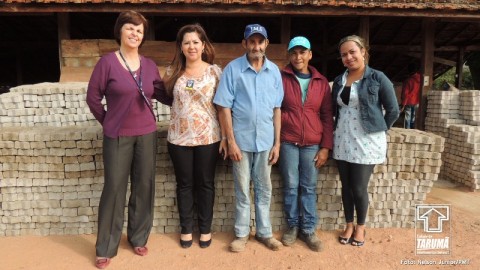 Representantes de Taubaté chegam a Tarumã para conhecer o Projeto “Olaria Comunitária”