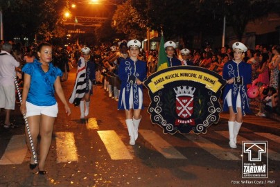 Desfile_Civico_2013_1