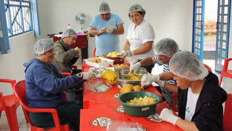capa_vida_ativa_salada_frutas